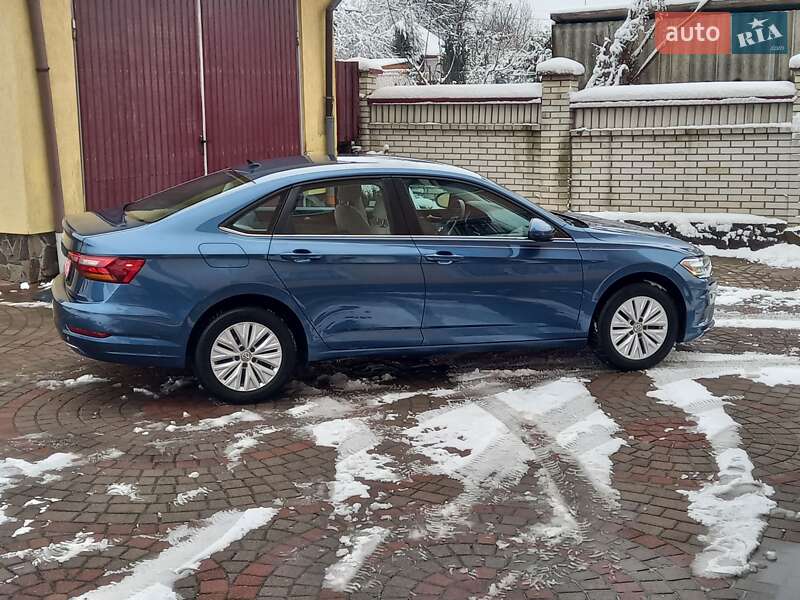 Седан Volkswagen Jetta 2019 в Львове