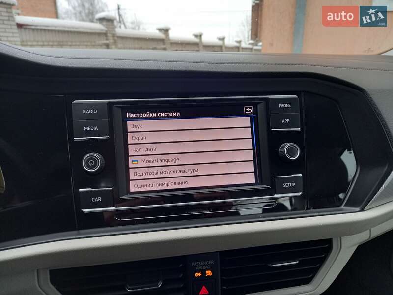 Седан Volkswagen Jetta 2019 в Львове