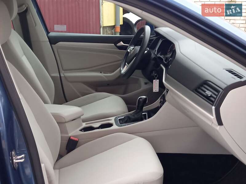 Седан Volkswagen Jetta 2019 в Львове