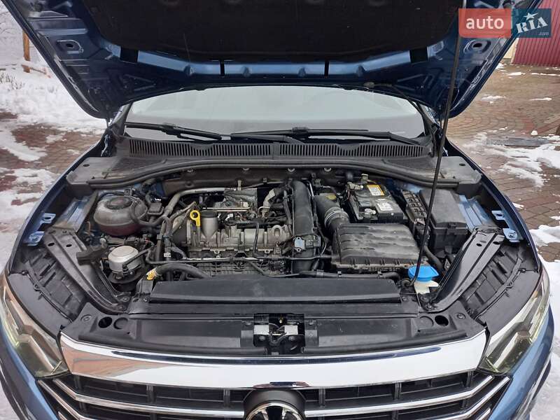 Седан Volkswagen Jetta 2019 в Львове