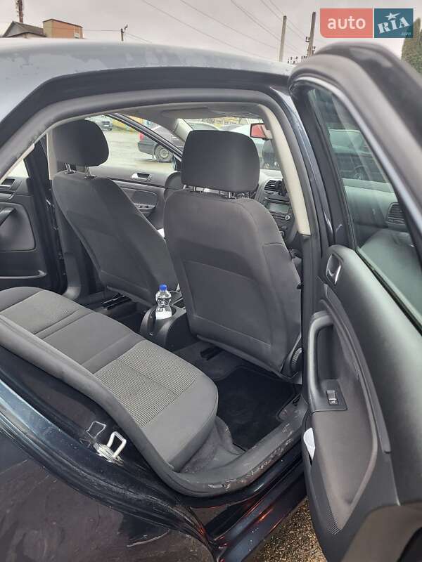 Седан Volkswagen Jetta 2006 в Косові