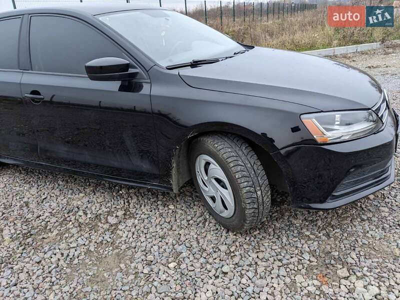 Седан Volkswagen Jetta 2016 в Львові
