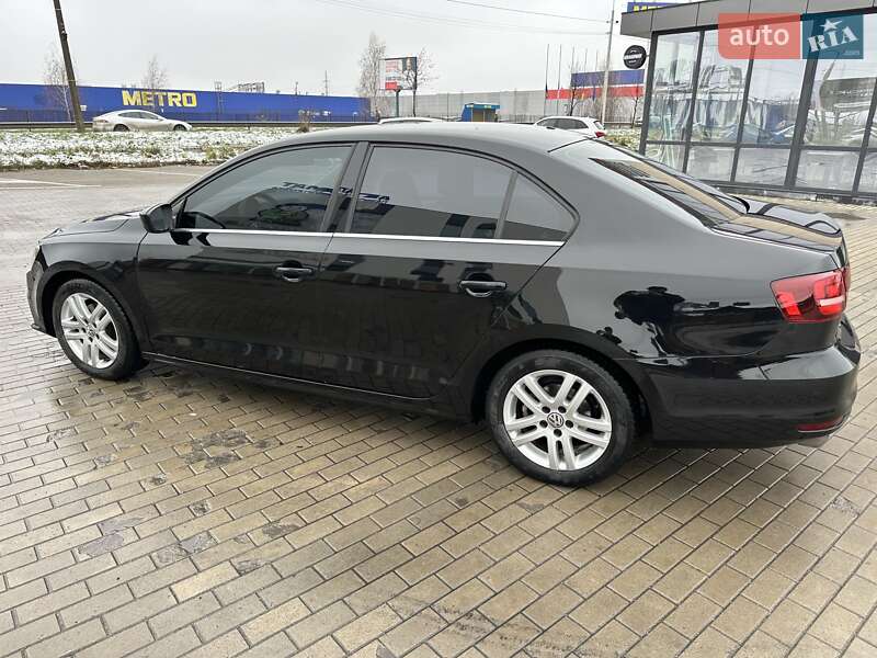 Седан Volkswagen Jetta 2016 в Рівному