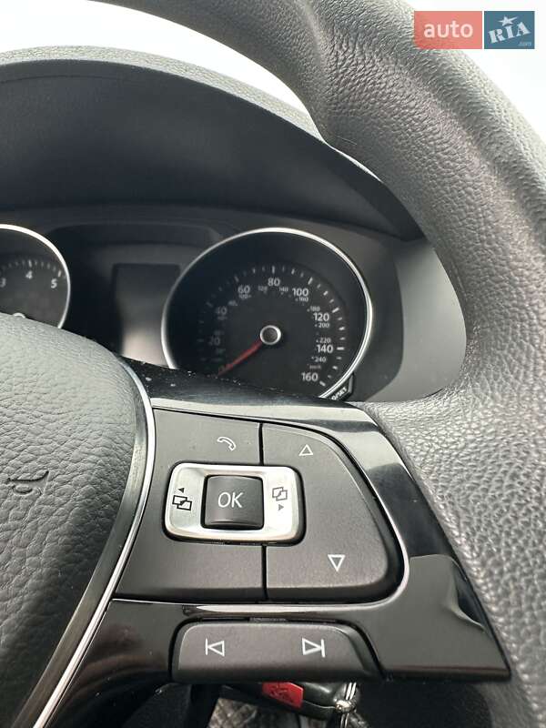 Седан Volkswagen Jetta 2016 в Рівному