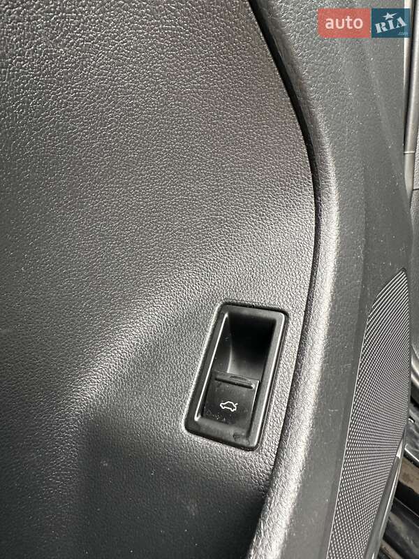 Седан Volkswagen Jetta 2016 в Рівному