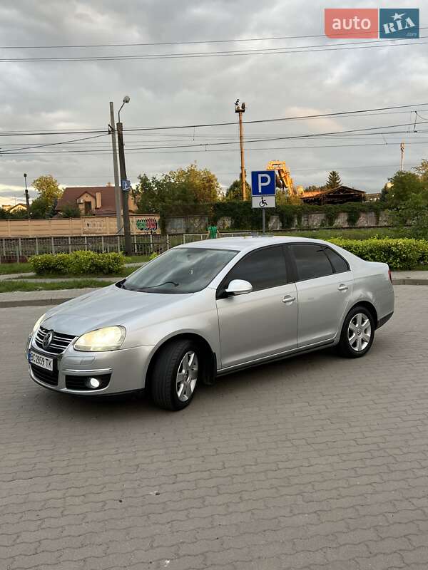 Седан Volkswagen Jetta 2008 в Ивано-Франковске