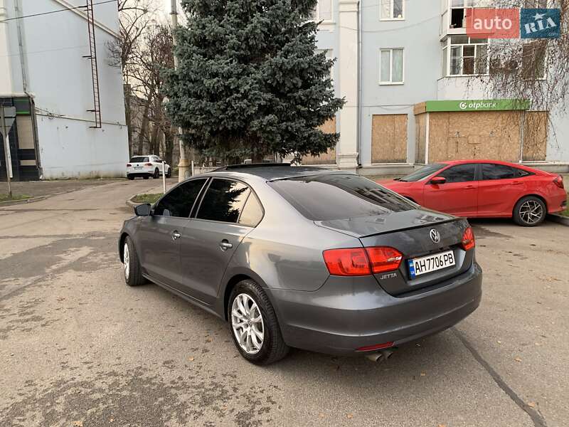 Седан Volkswagen Jetta 2013 в Краматорську