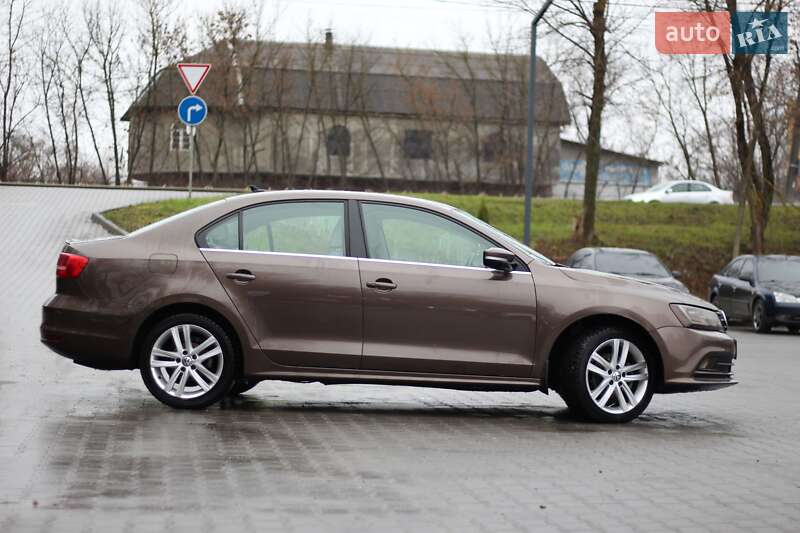 Седан Volkswagen Jetta 2014 в Хмельницком