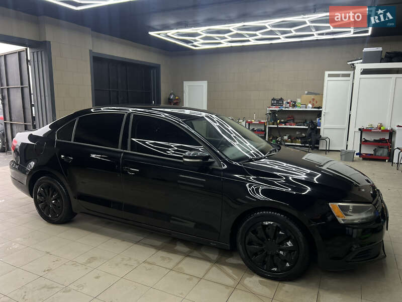 Седан Volkswagen Jetta 2011 в Кропивницькому