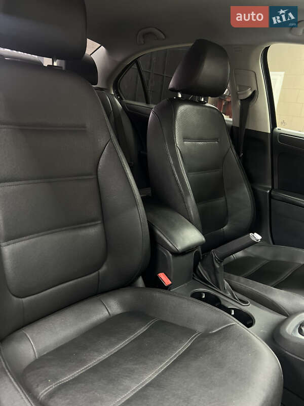 Седан Volkswagen Jetta 2011 в Кропивницькому
