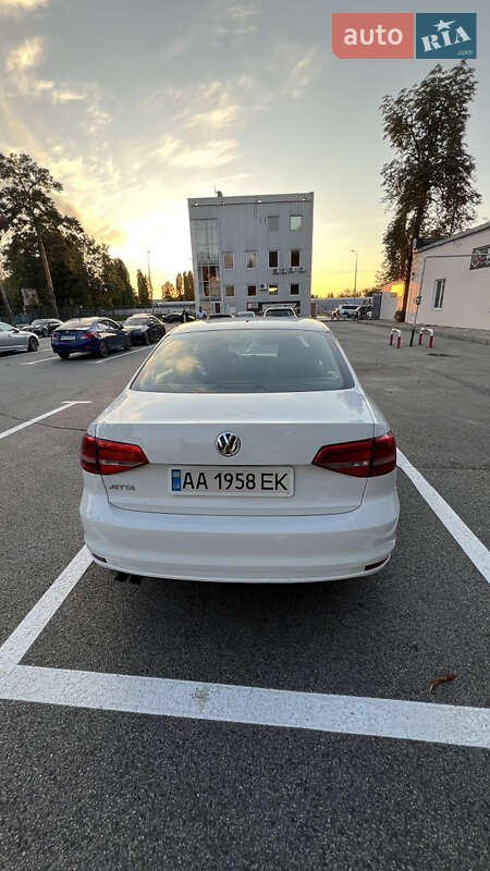 Седан Volkswagen Jetta 2015 в Харькове