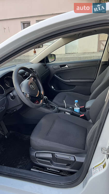 Седан Volkswagen Jetta 2015 в Харькове