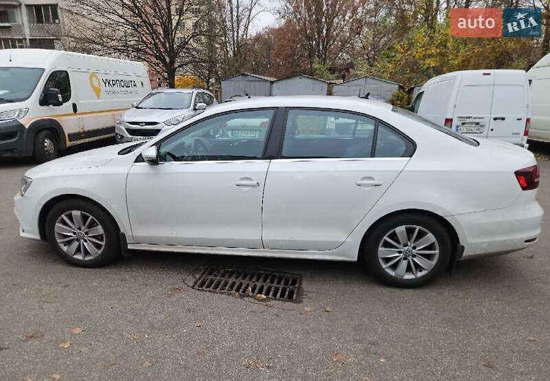 Седан Volkswagen Jetta 2016 в Києві