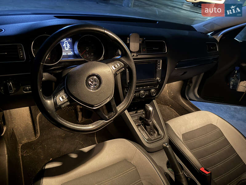Седан Volkswagen Jetta 2016 в Києві