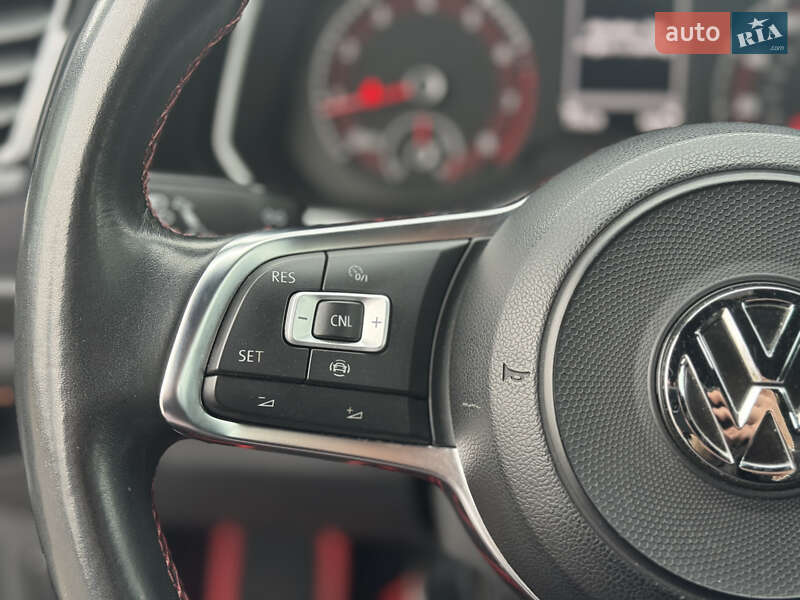 Седан Volkswagen Jetta 2018 в Киеве