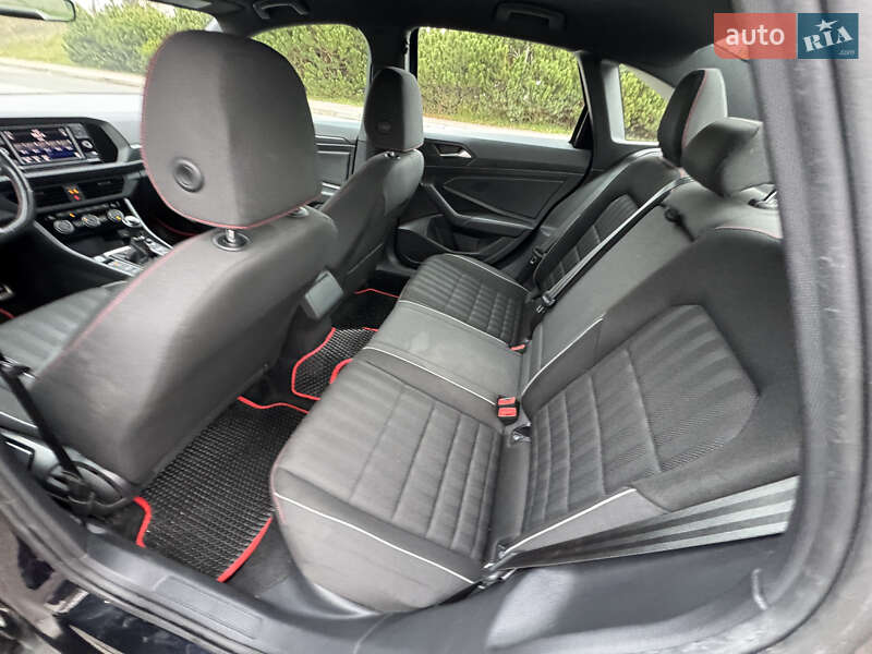 Седан Volkswagen Jetta 2018 в Киеве