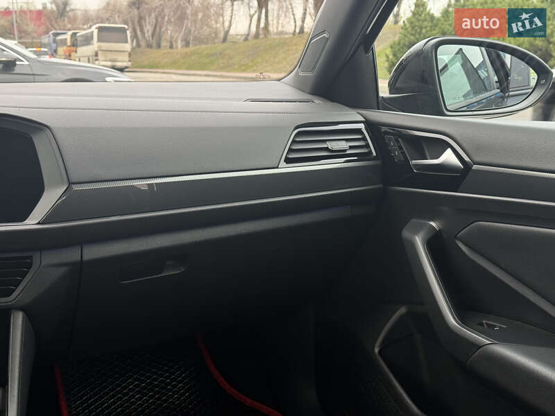 Седан Volkswagen Jetta 2018 в Киеве