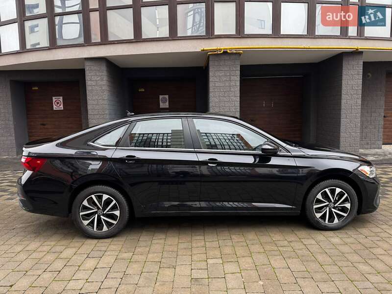 Седан Volkswagen Jetta 2022 в Ивано-Франковске