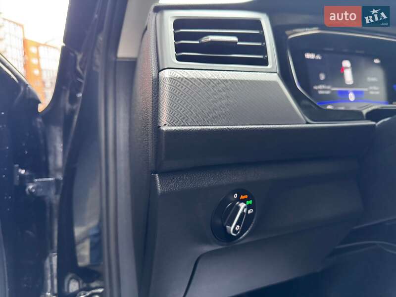 Седан Volkswagen Jetta 2022 в Ивано-Франковске