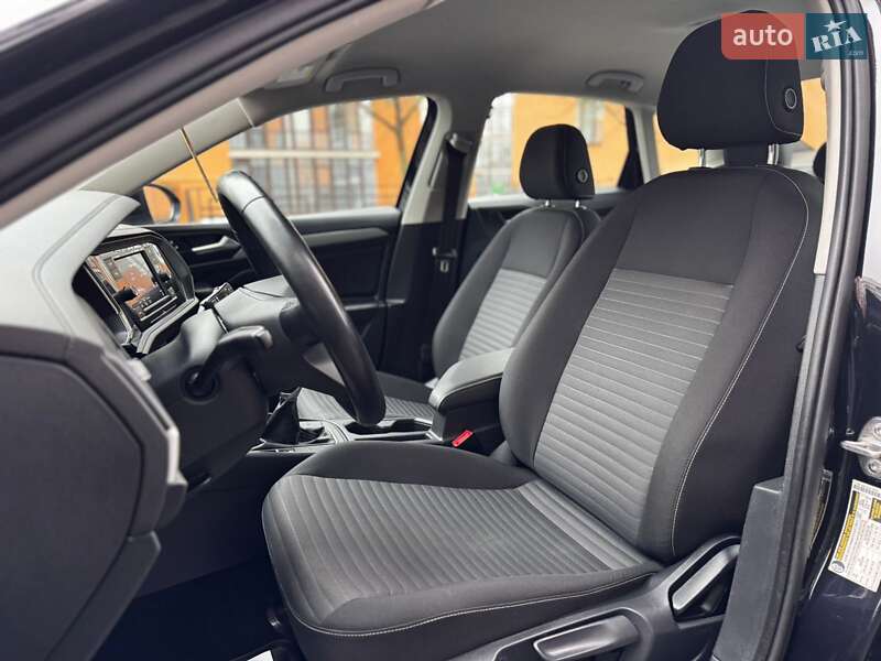 Седан Volkswagen Jetta 2022 в Ивано-Франковске