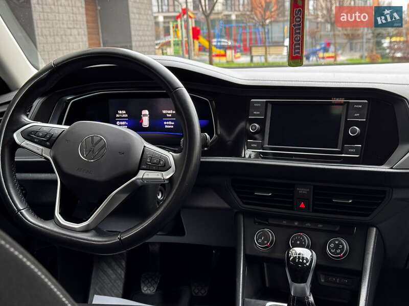 Седан Volkswagen Jetta 2022 в Ивано-Франковске