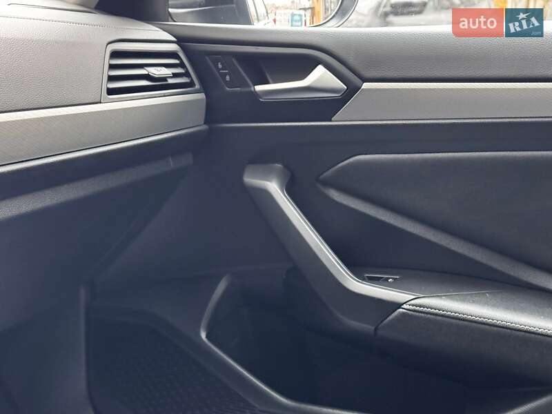 Седан Volkswagen Jetta 2022 в Ивано-Франковске