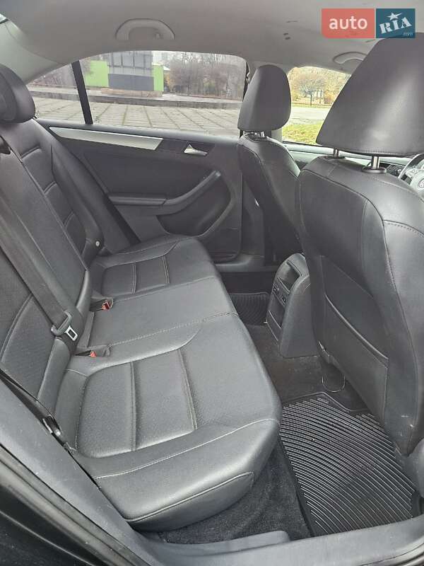 Седан Volkswagen Jetta 2013 в Києві