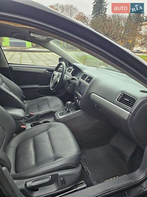 Седан Volkswagen Jetta 2013 в Києві