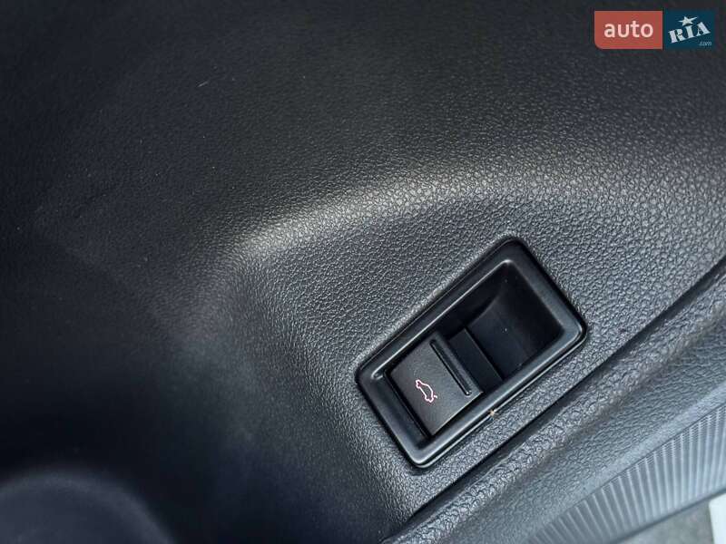 Седан Volkswagen Jetta 2017 в Ровно фото 27 Седан Volkswagen Jetta 2017 в Ровно