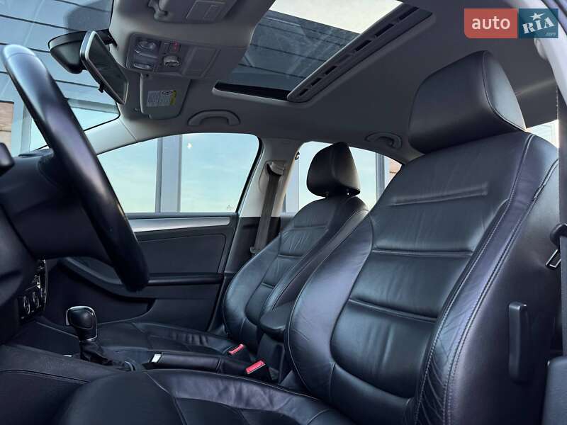 Седан Volkswagen Jetta 2017 в Ровно фото 31 Седан Volkswagen Jetta 2017 в Ровно