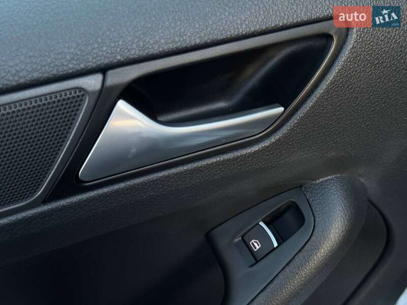 Седан Volkswagen Jetta 2017 в Ровно фото 46 Седан Volkswagen Jetta 2017 в Ровно