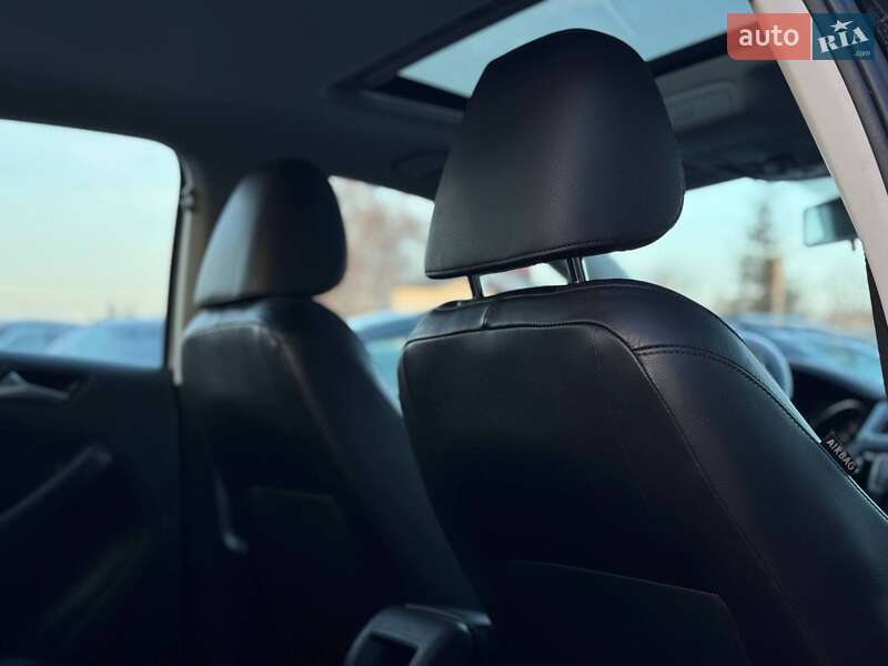 Седан Volkswagen Jetta 2017 в Ровно фото 62 Седан Volkswagen Jetta 2017 в Ровно