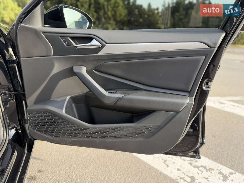 Седан Volkswagen Jetta 2021 в Києві