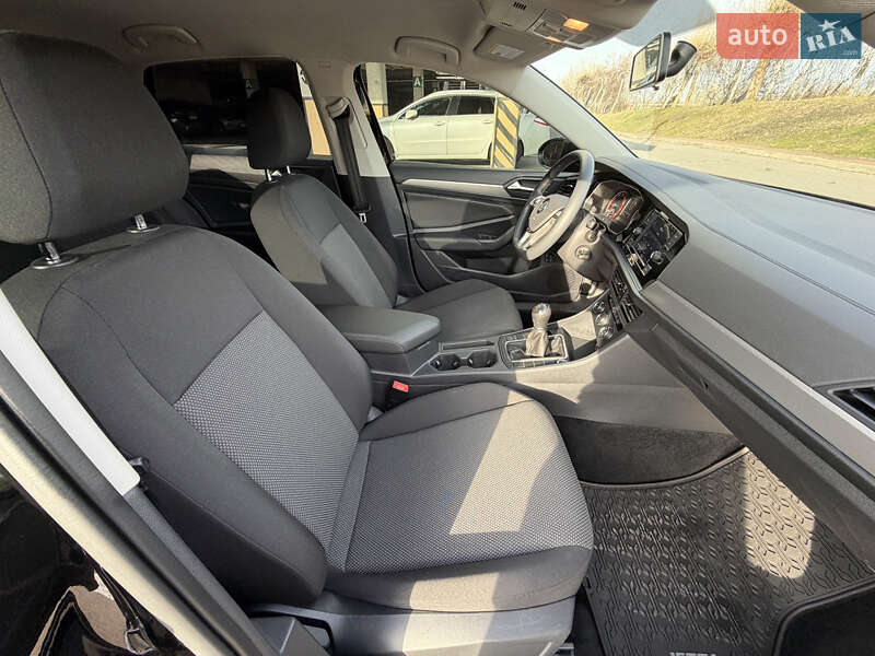 Седан Volkswagen Jetta 2021 в Києві