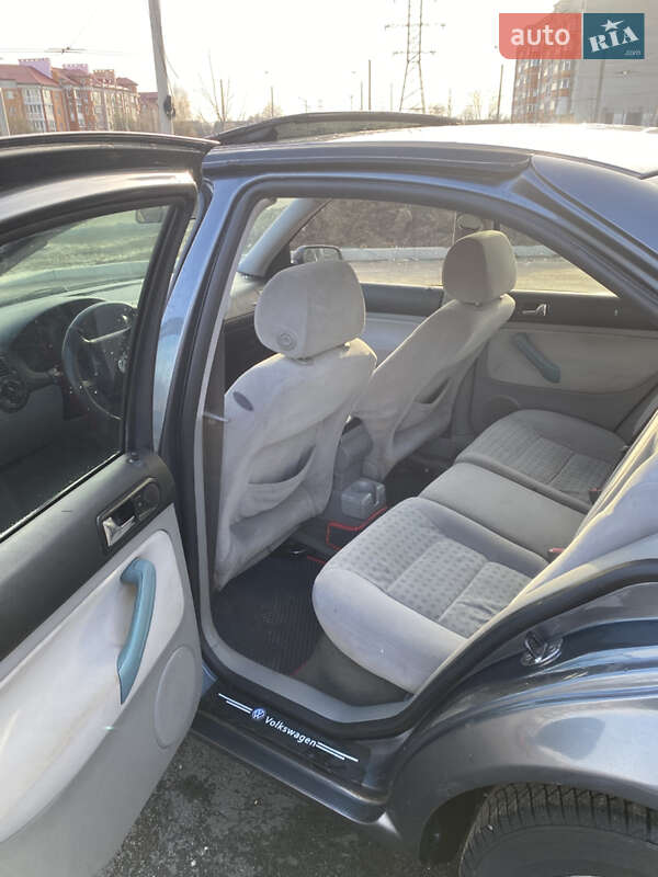 Седан Volkswagen Jetta 2003 в Чернігові