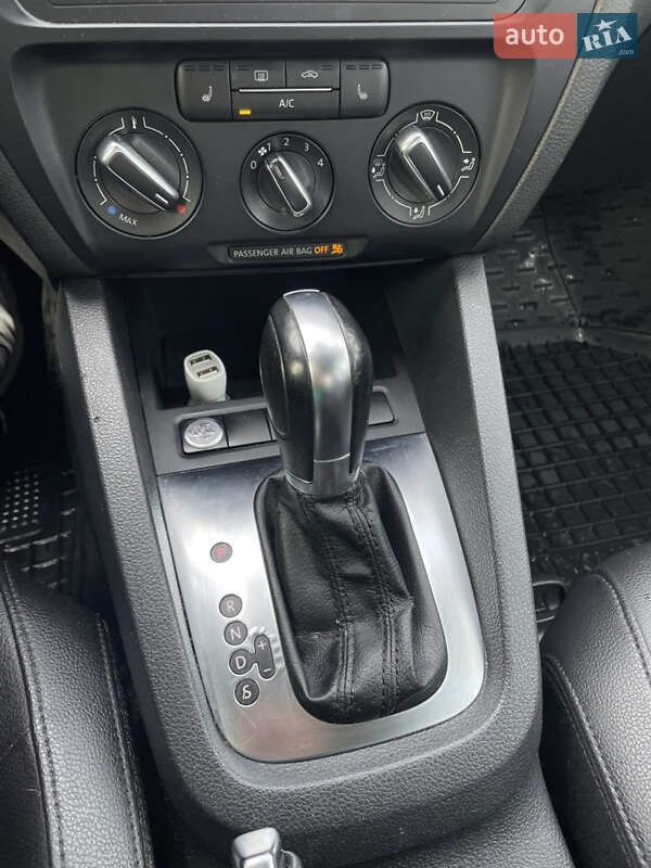 Седан Volkswagen Jetta 2012 в Києві