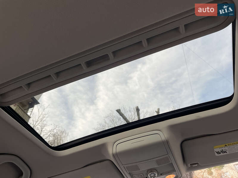 Седан Volkswagen Jetta 2012 в Києві