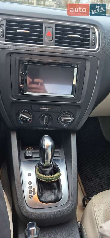 Седан Volkswagen Jetta 2012 в Харкові