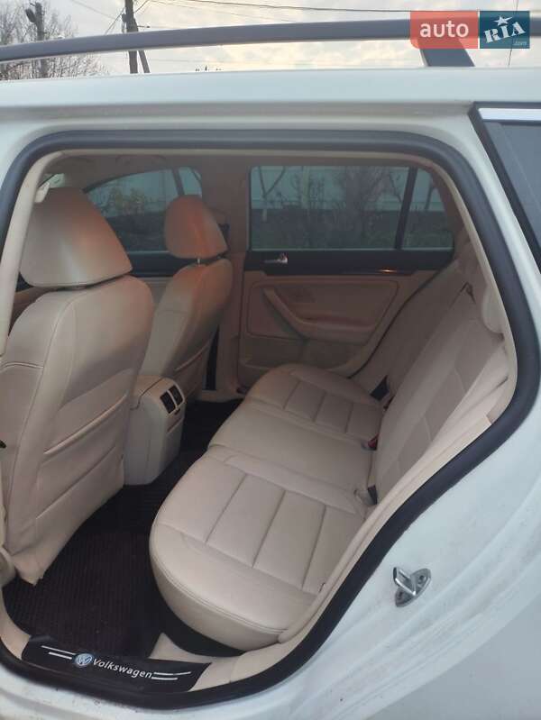 Універсал Volkswagen Jetta 2012 в Нових Санжарах