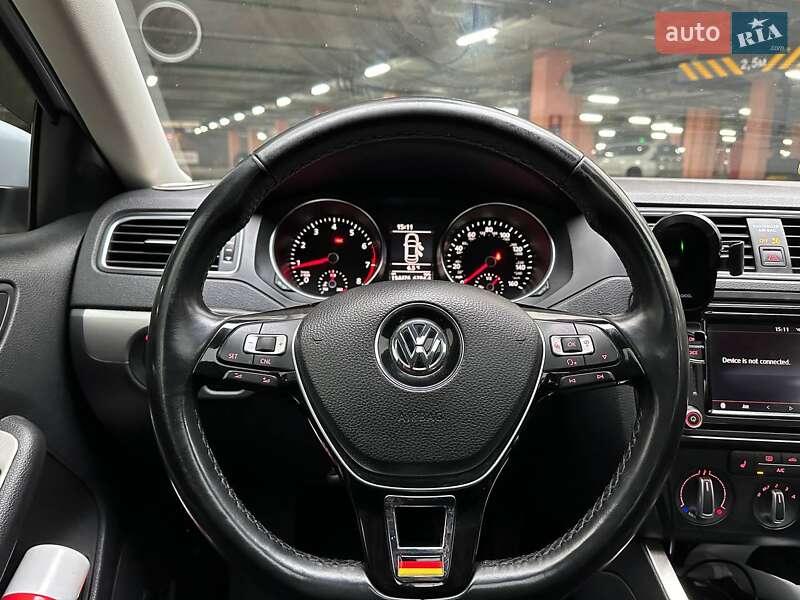 Седан Volkswagen Jetta 2016 в Києві