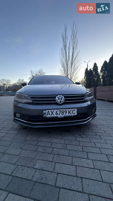 Седан Volkswagen Jetta 2017 в Дніпрі