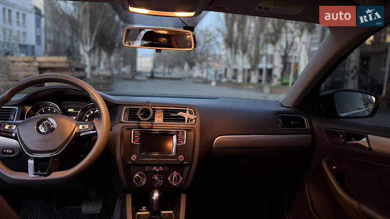 Седан Volkswagen Jetta 2017 в Дніпрі