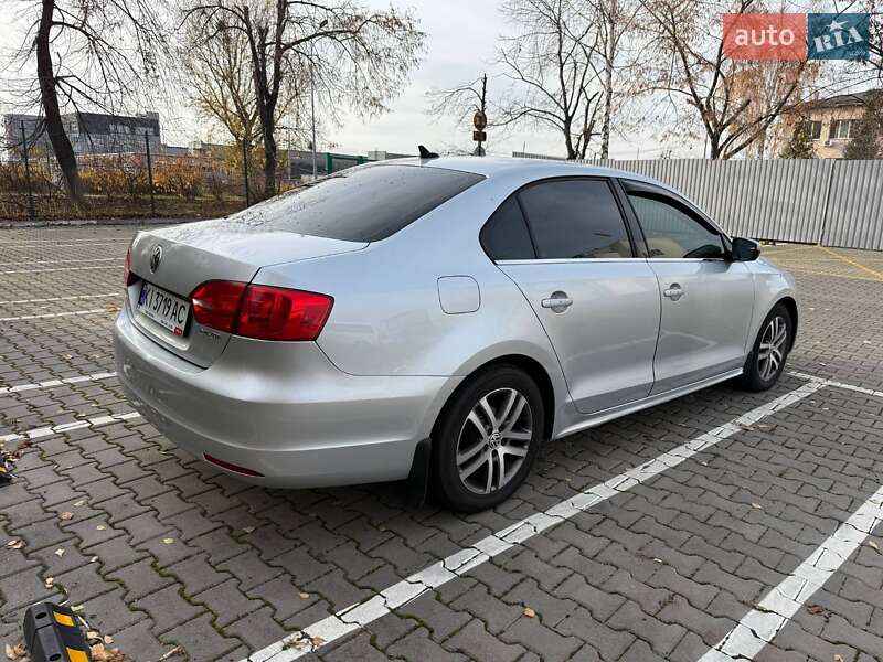 Седан Volkswagen Jetta 2011 в Киеве фото 8 Седан Volkswagen Jetta 2011 в Киеве