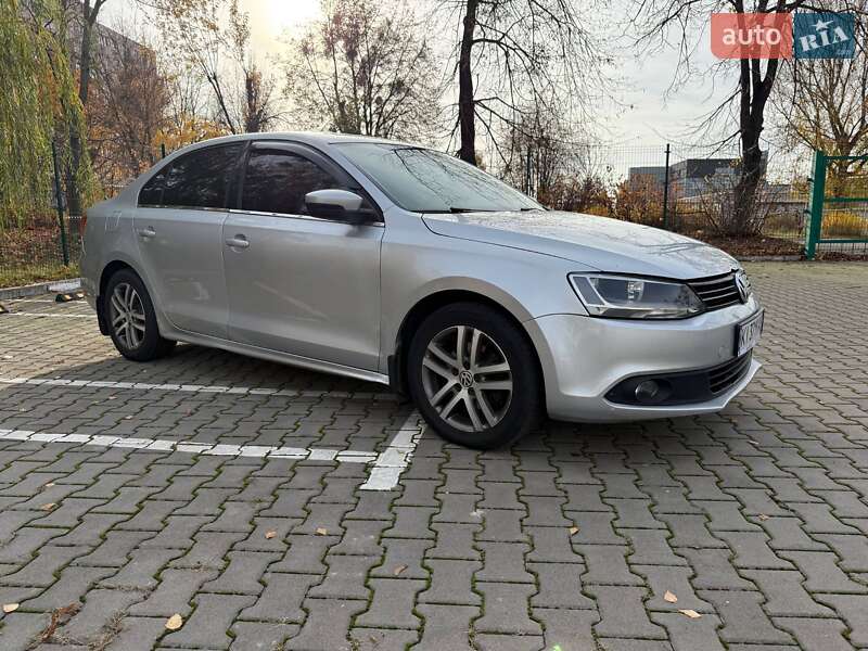Седан Volkswagen Jetta 2011 в Киеве фото 4 Седан Volkswagen Jetta 2011 в Киеве