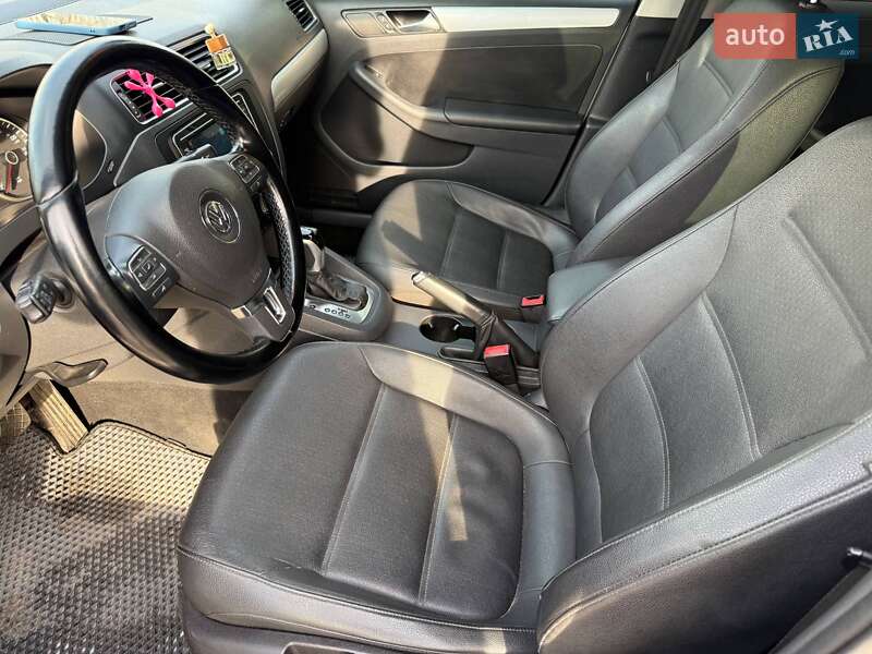 Седан Volkswagen Jetta 2011 в Киеве фото 19 Седан Volkswagen Jetta 2011 в Киеве