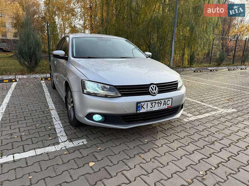 Седан Volkswagen Jetta 2011 в Киеве фото Седан Volkswagen Jetta 2011 в Киеве