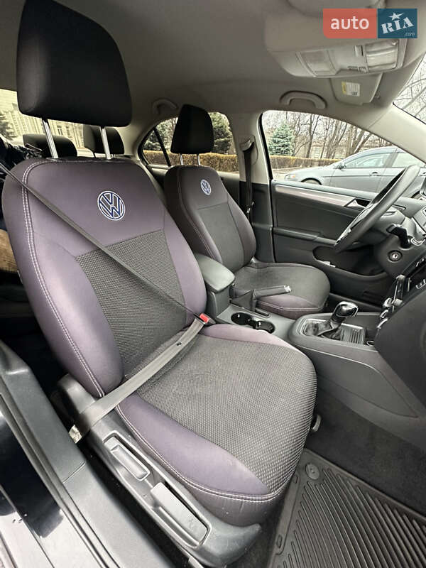 Седан Volkswagen Jetta 2017 в Дніпрі
