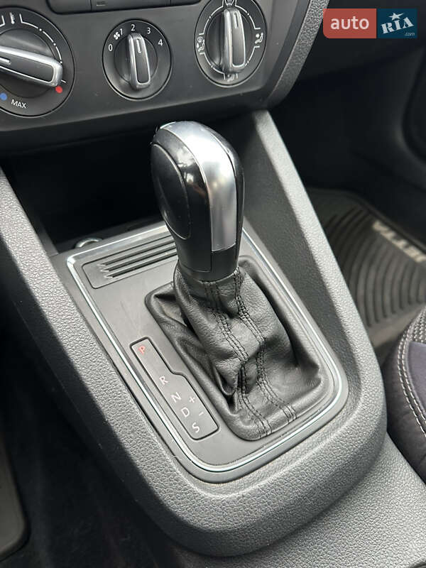 Седан Volkswagen Jetta 2017 в Дніпрі