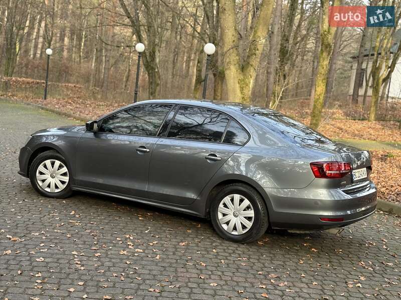Седан Volkswagen Jetta 2015 в Львове фото 55 Седан Volkswagen Jetta 2015 в Львове