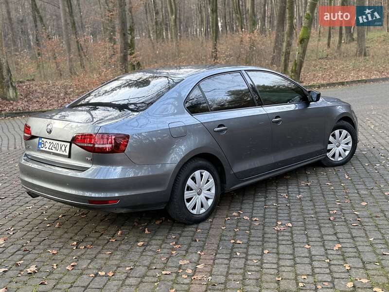 Седан Volkswagen Jetta 2015 в Львове фото 78 Седан Volkswagen Jetta 2015 в Львове